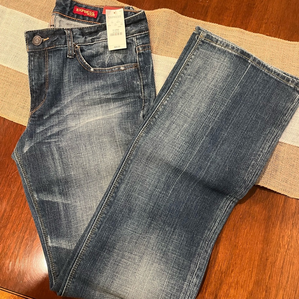 Express Jeans MIA Slim fit high rise boot cut  6 long - brand new with tag